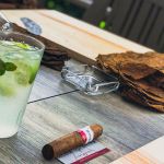 stc-id0157-clase-master-de-cigarros-cubanos-y-descanso-en-la-playa-03